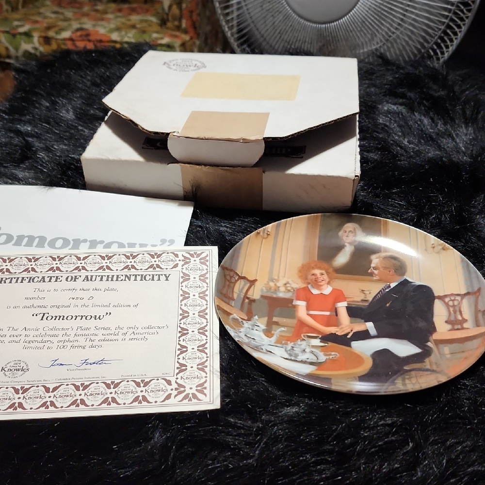 Knowles Fine China Plate. ANNIE-- TOMORROW. 1985